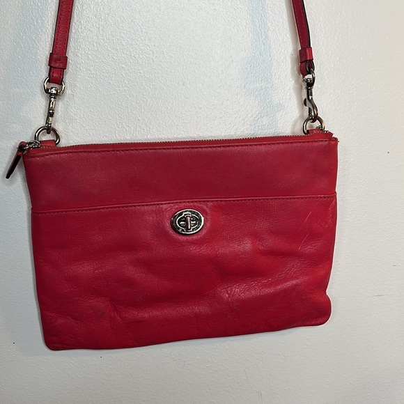 Coach pink leather turnlock crossbody purse bag - Picture 2 of 6